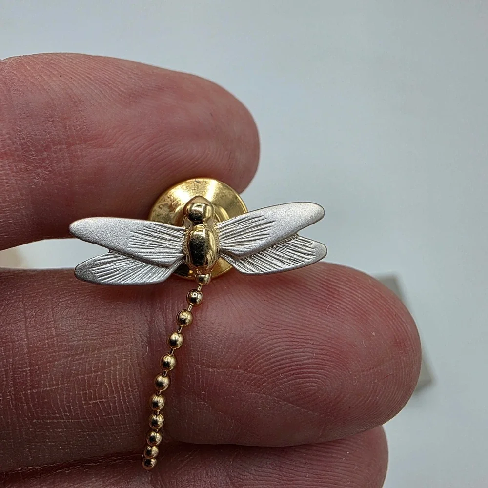 Avon Womens‎ Dragonfly Pin Two Tone Gold Silver Beaded Dangle 1984 Vintage OS